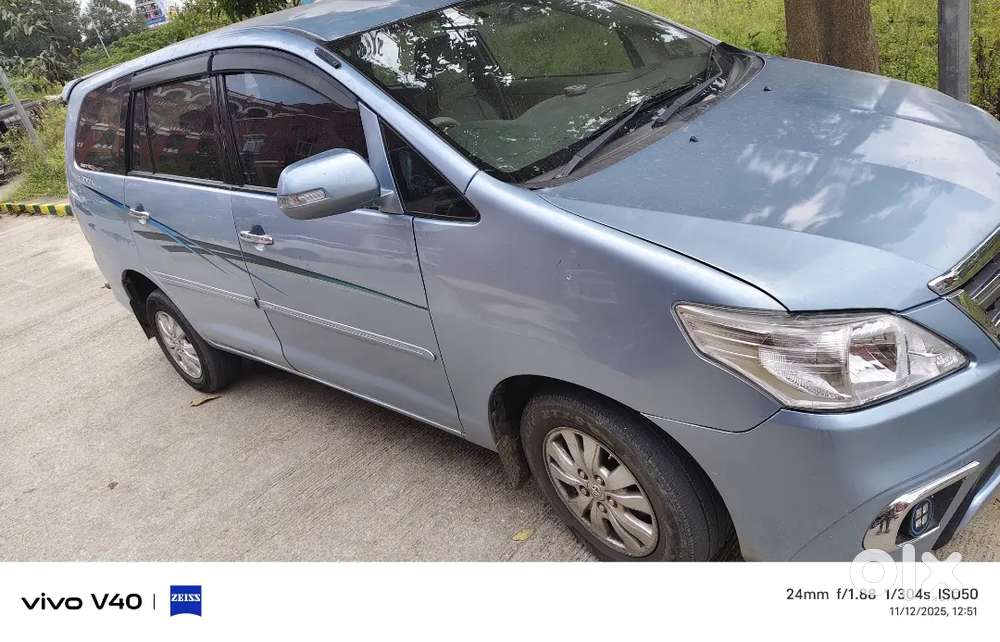 Toyota Innova 2010 Diesel 200000 Km Driveno