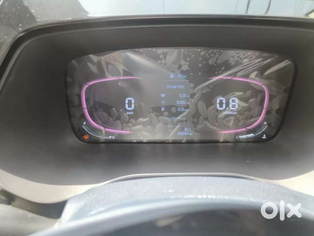 Kia Carens 1.4 Luxury Plus 6 Str, 2022, Petrol
