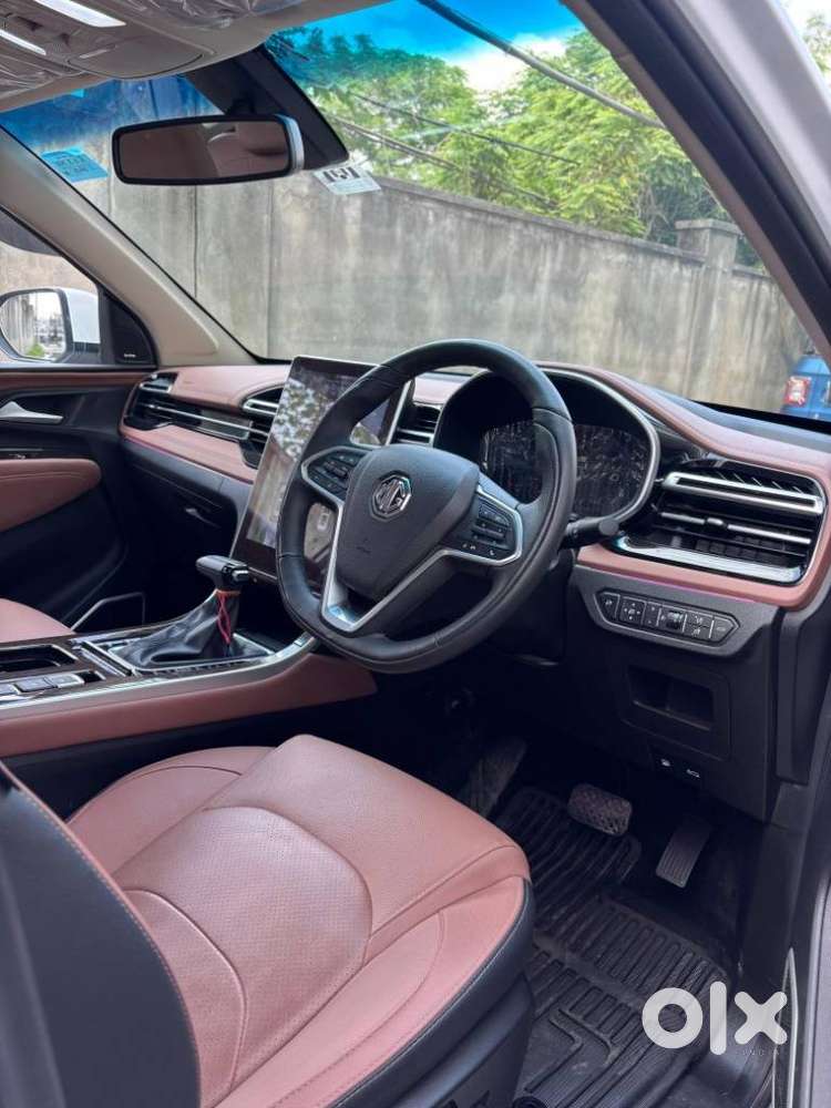 Mg Hector Plus, 2025, Petrol