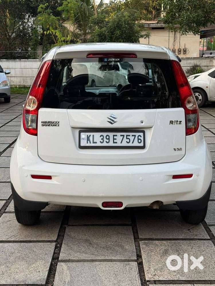 Maruti Suzuki Swift Vxi + Manual, 2013, Petrol