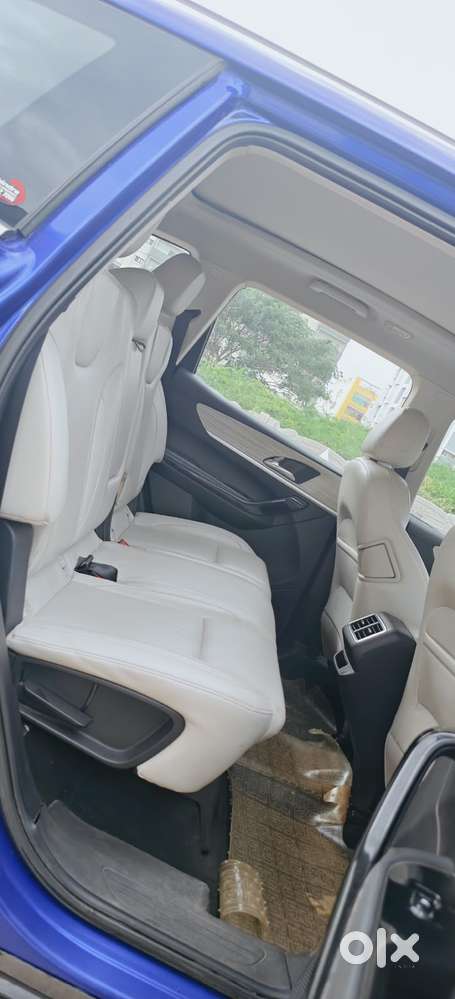 Mahindra Xuv700 2.2 Ax 7 Diesel Mt Luxury Pack Str, 2021, Diesel