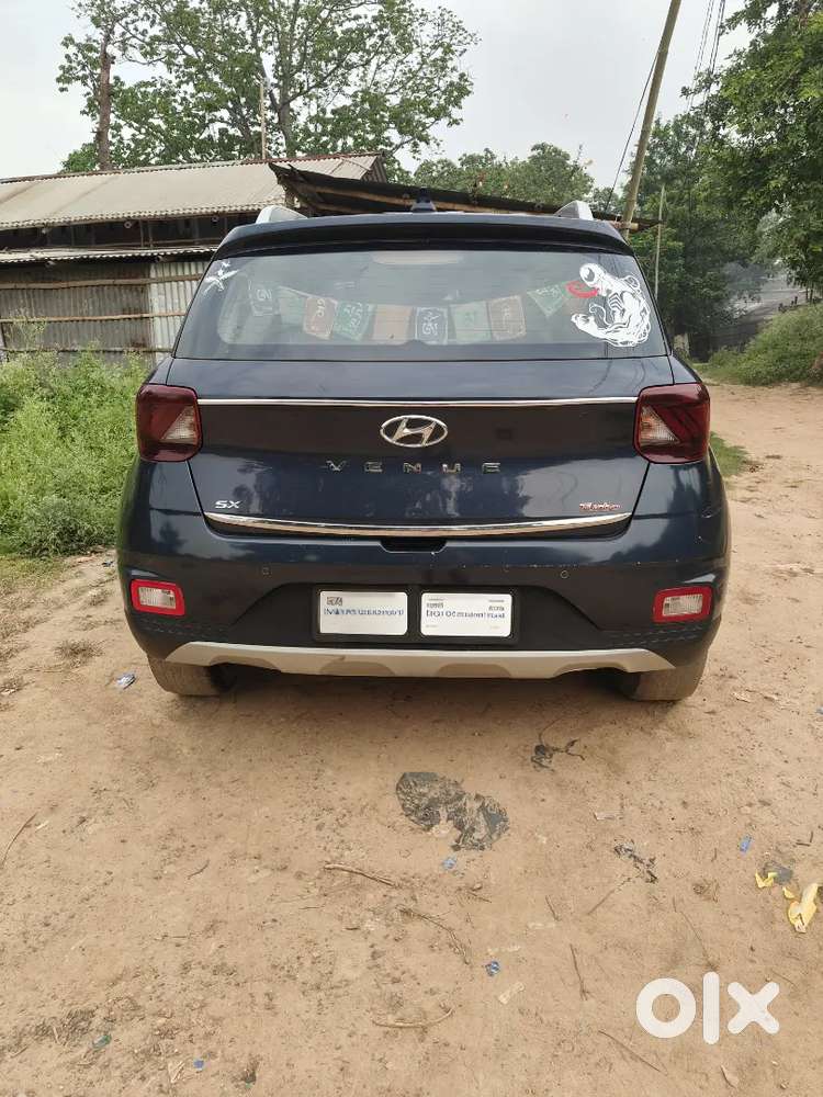 Hyundai Venue 2021 Petrol 84466 Km Driven
