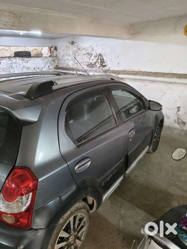 Toyota Etios Cross 2014 Petrol Well Maintained