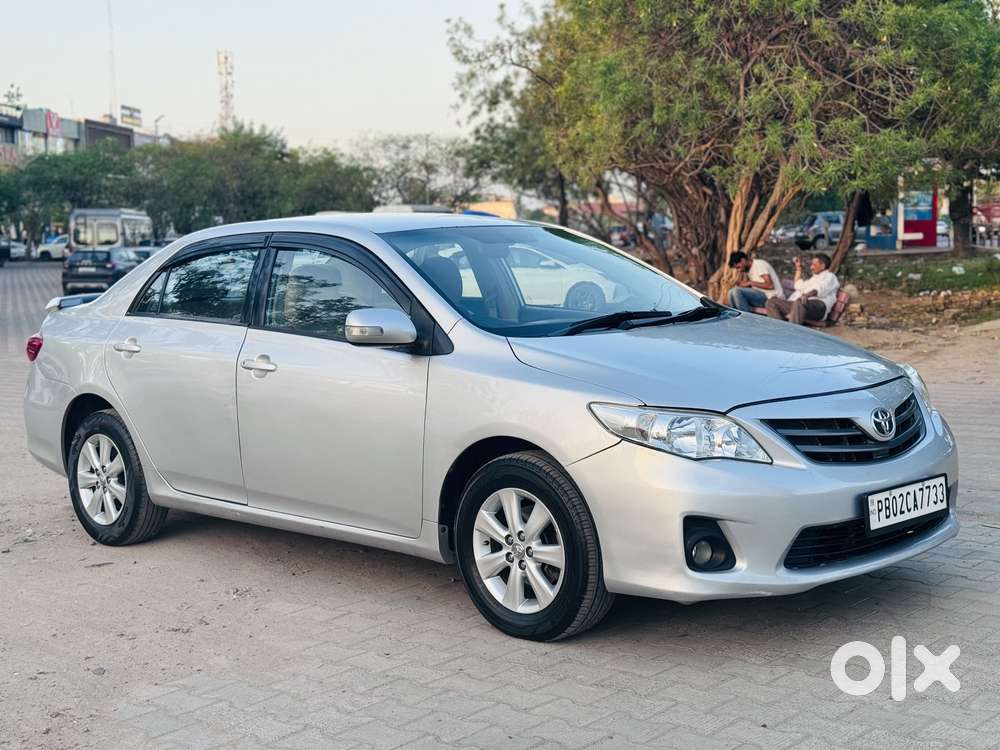 Toyota Corolla Altis 1.8 J, 2012, Petrol