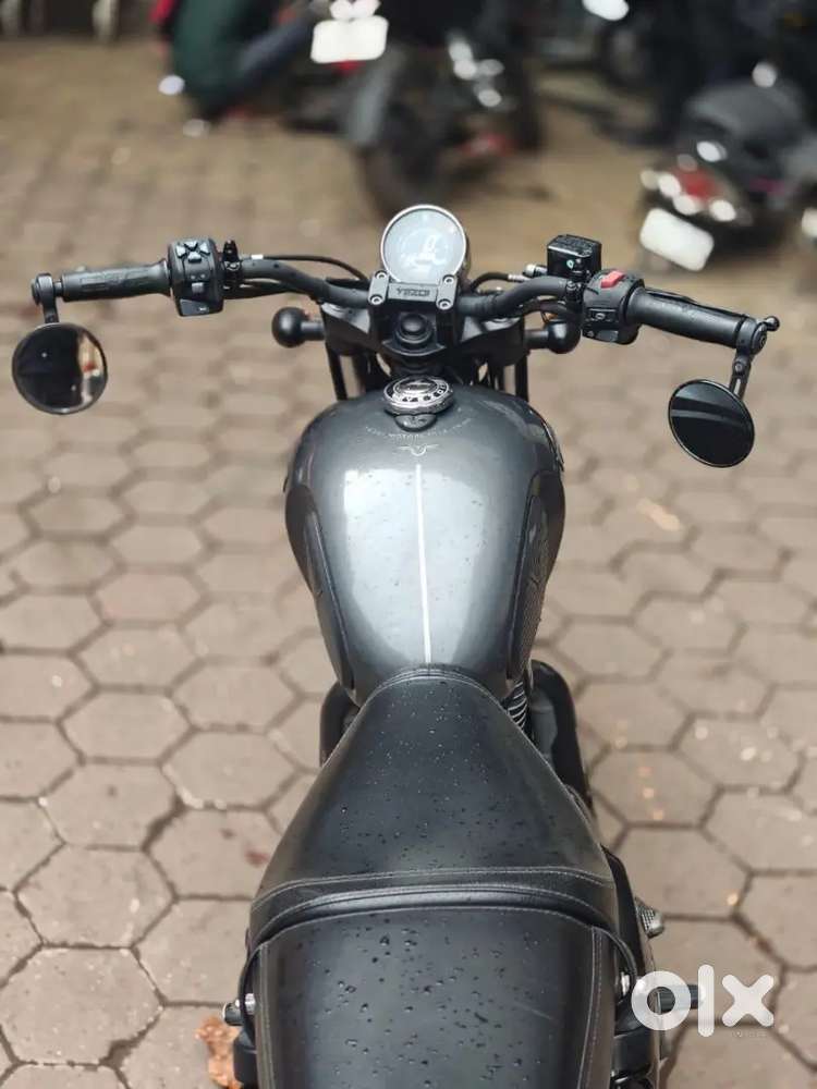 Yezdi Roadster 2022 Petrol Manual