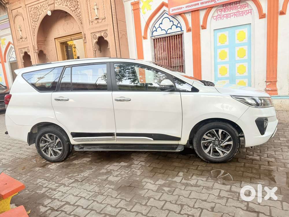 Toyota Innova Crysta 2.4 V 7 Str, 2022, Petrol