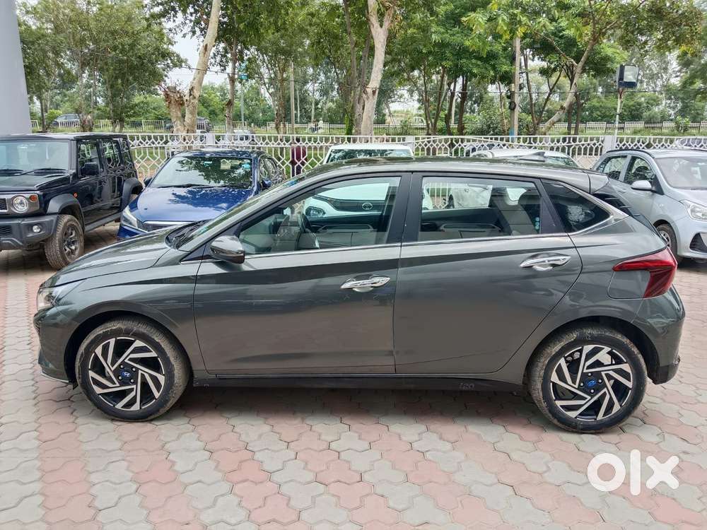 Hyundai I20 1.4 Asta (o) At With Sunroof, 2023, Petrol