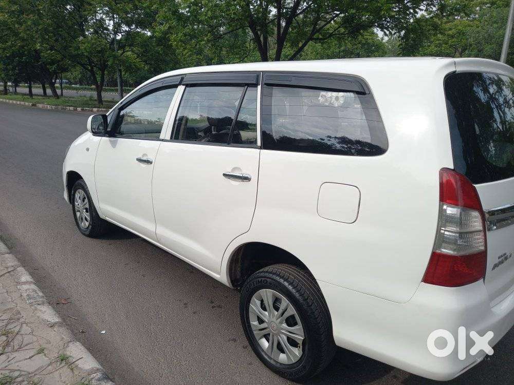 Toyota Innova 2.5 G (diesel) 7 Seater Bs Iv, 2011, Diesel