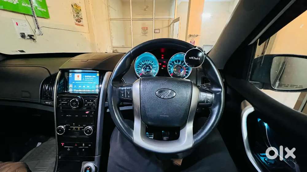 Mahindra Xuv500 W11