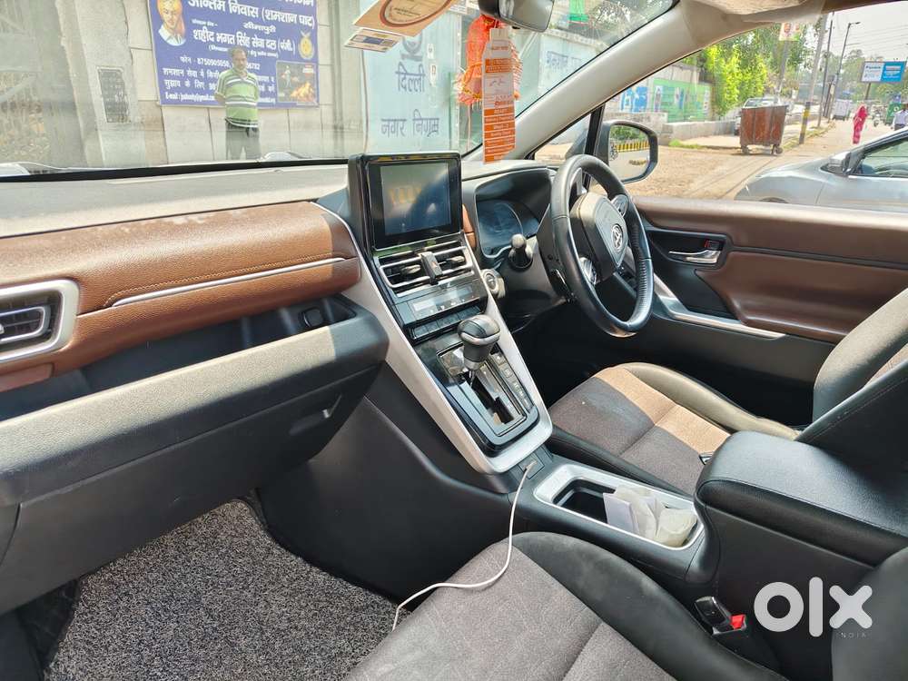 Toyota Innova Hycross 2.0 Vx Hybrid 8 Str, 2023, Petrol