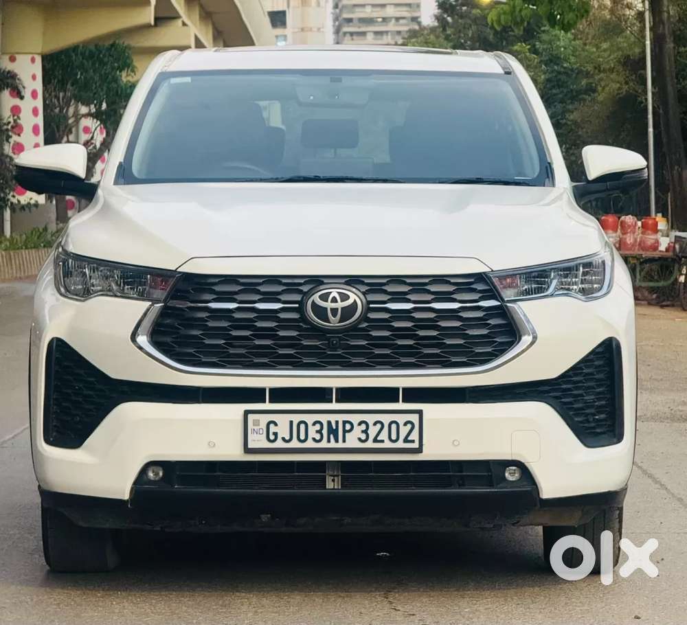 Toyota Innova Hycross 2.0 Vx (o) Hybrid 8 Str, 2024, Petrol