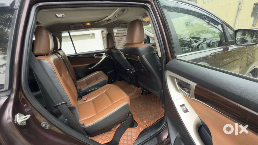 Toyota Innova Crysta 2.8z Automatic, 2016, Diesel