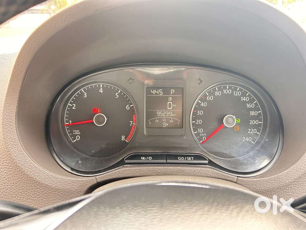 Volkswagen Vento 1.2 Highline Plus At 16 Alloy, 2017, Petrol