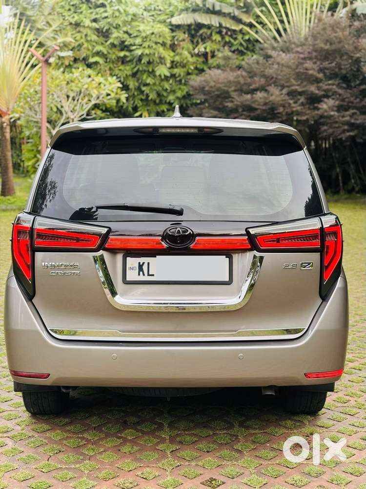 Toyota Innova Crysta 2.8z Automatic, 2016, Diesel