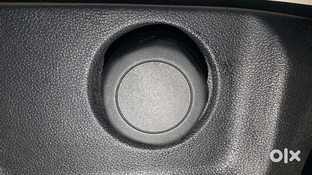 Mahindra Xuv700 2.0 Ax 7 Petrol Mt Str, 2021, Petrol