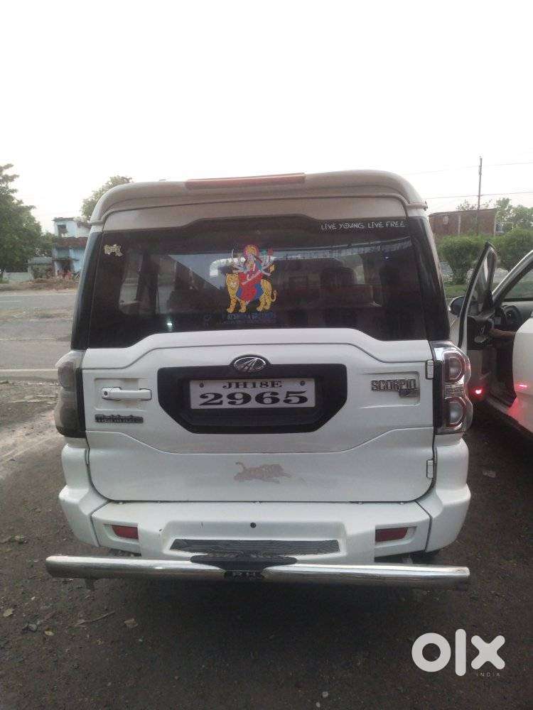 Mahindra Scorpio S4, 2016