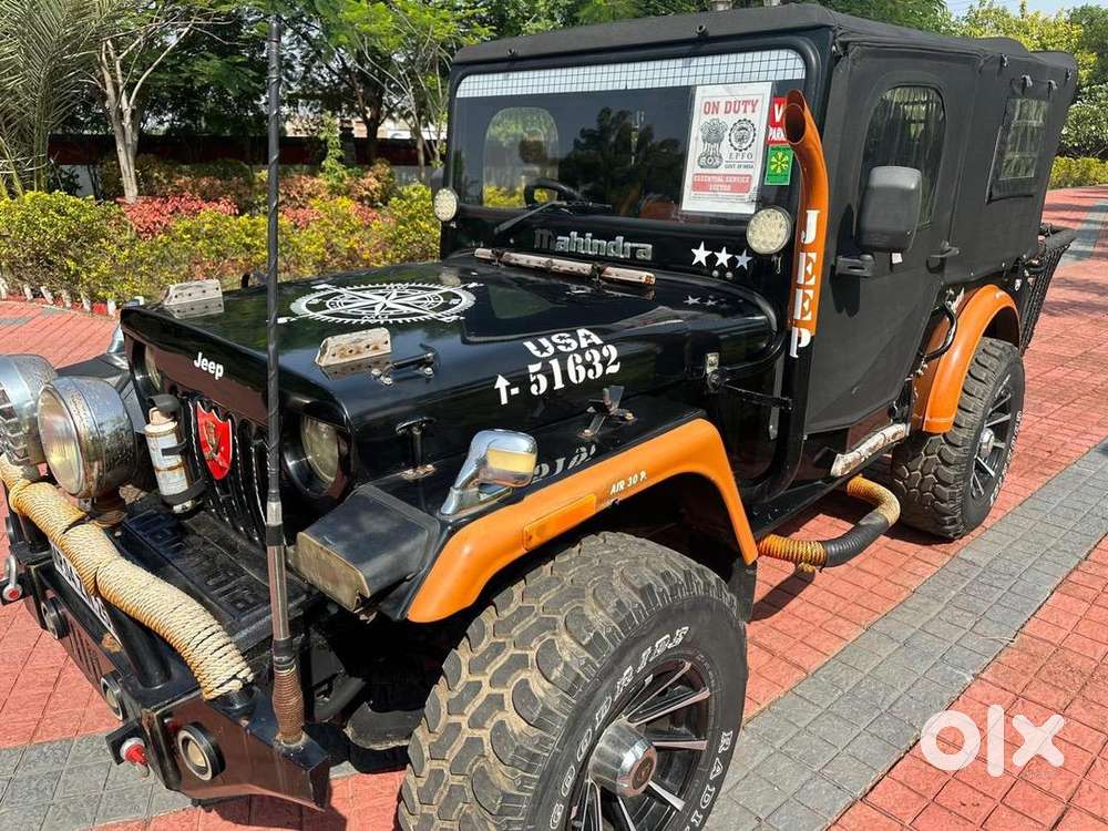 Mahindra Jeep Fully Air Condition Ready To Drive.