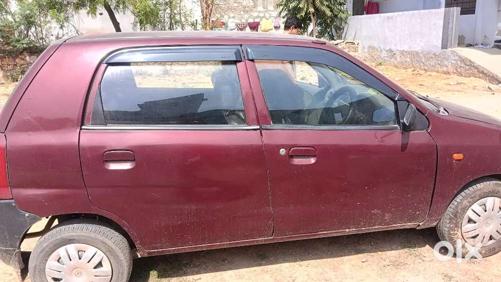 Alto 800 Wine Red Colour