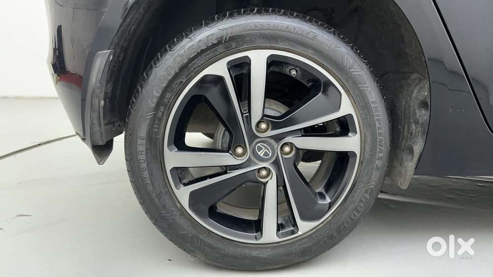 Tata Altroz 1.2 Xz Plus Dark Edition, 2022, Petrol