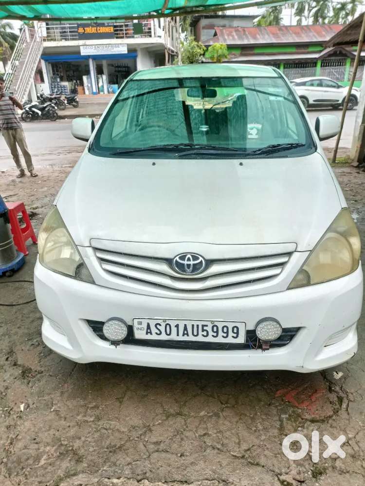 Toyota Innova 2011