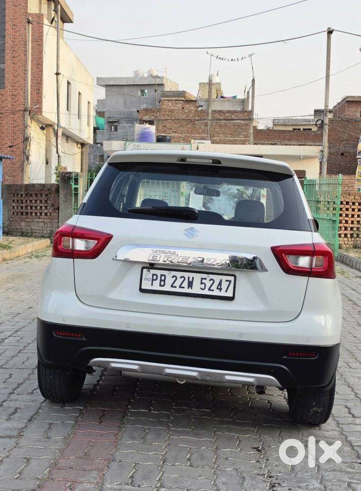 Maruti Suzuki Brezza 1.5 Zxi Smart Hybrid, 2021, Petrol