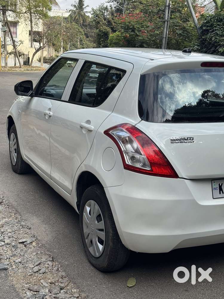 Maruti Suzuki Swift Lxi Optional-o, 2011, Petrol