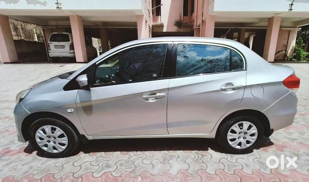 Honda Amaze Amt 2015 Doctor Car Petrol 62000 Km Driven