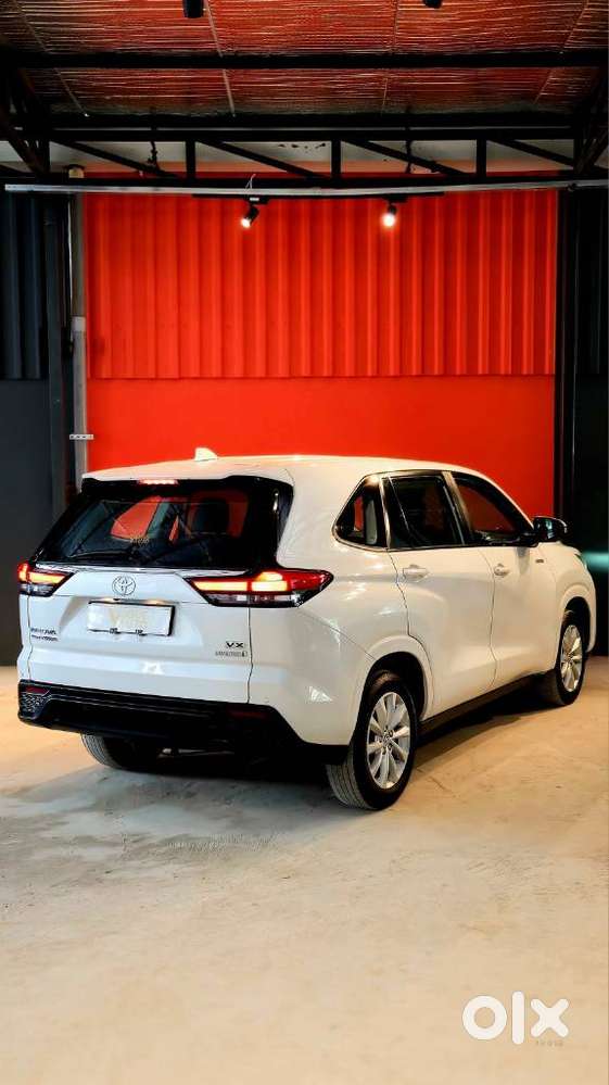 Toyota Innova Hycross 2.0 Vx Hybrid 7 Str, 2023, Cng & Hybrids