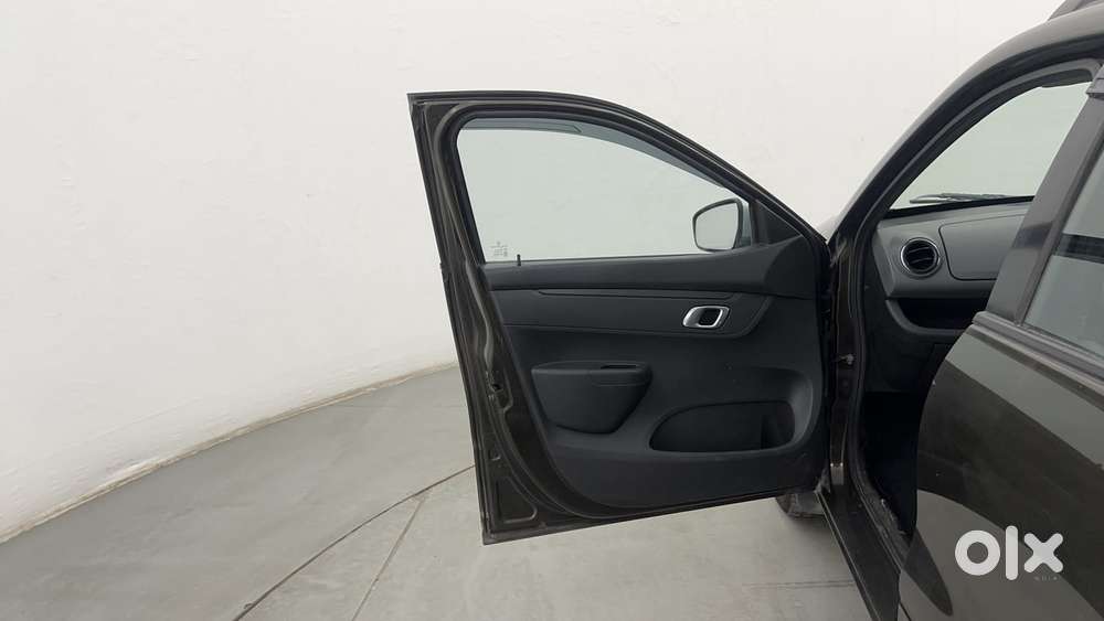 Renault Kwid 2019-ongoing 1.0 Rxt (o), 2018, Petrol