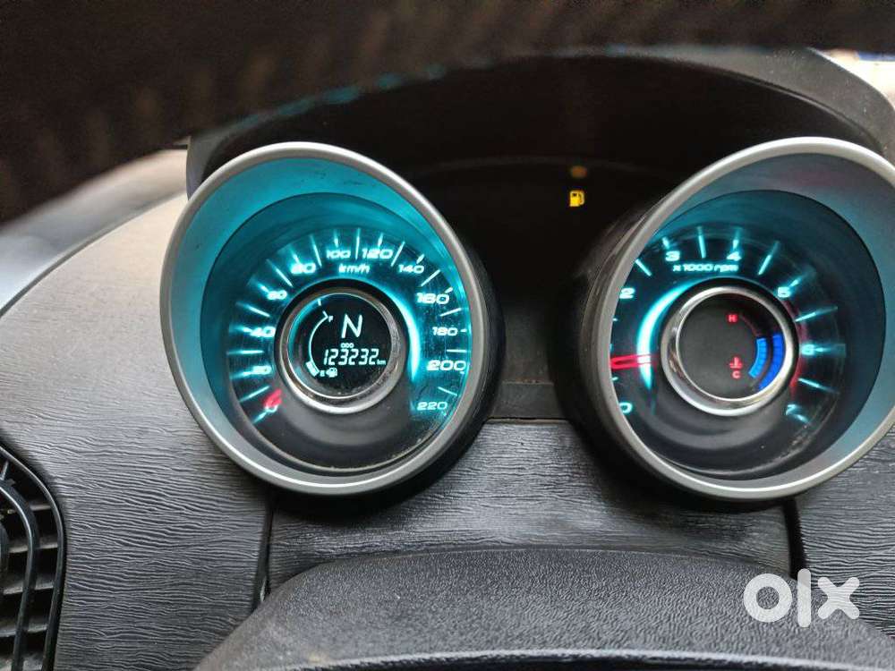 Mahindra Xuv500 2.2 W10 Sportz Edition Mt, 2016, Diesel