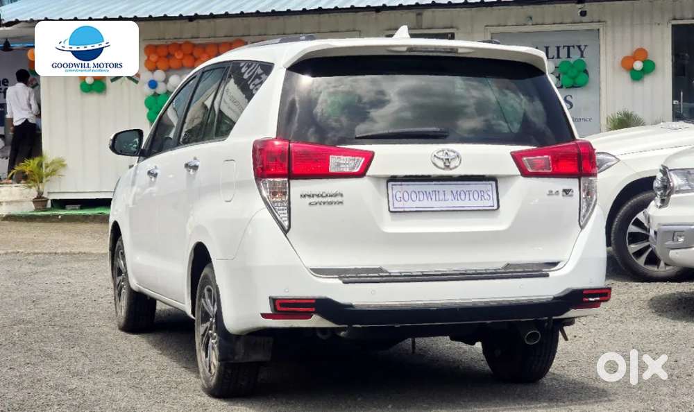 Toyota Innova Crysta [2020-ongoing] 2.4 Vx 8 Str, 2022, Diesel