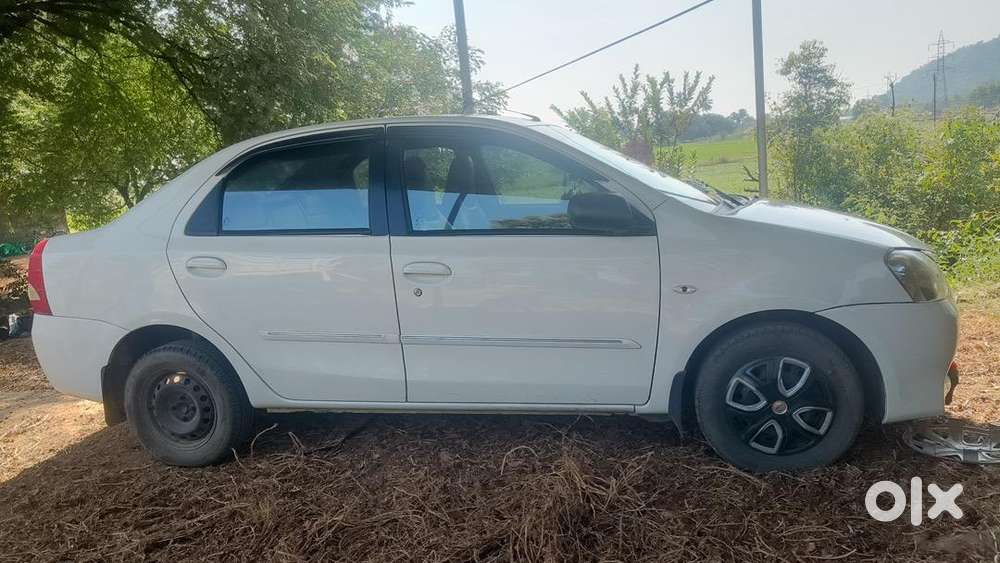 Toyota Petrol Manual 2012