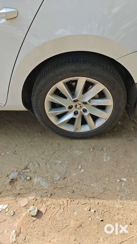 Skoda Superb 2.0 L&k Tsi At, 2020, Petrol