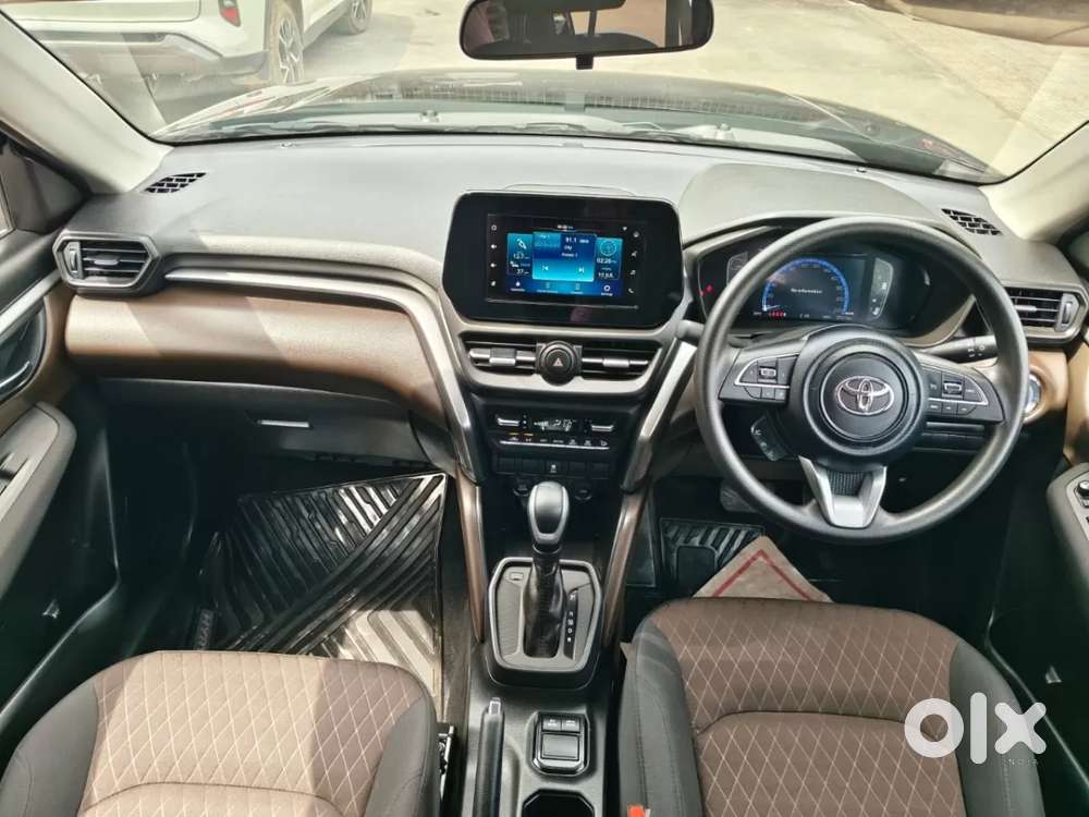 Toyota Urban Cruiser Hyryder, 2025, Petrol