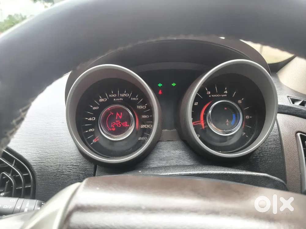 Mahindra Xuv500 2015 Diesel 125000 Km Driven
