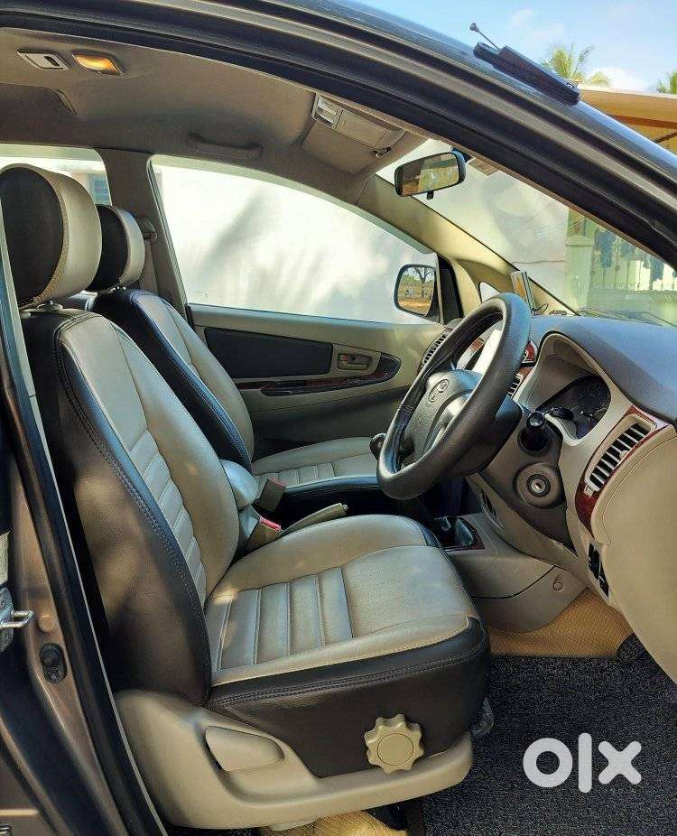 Toyota Innova [2013-2016] 2.5 G4 7 Str, 2013, Diesel