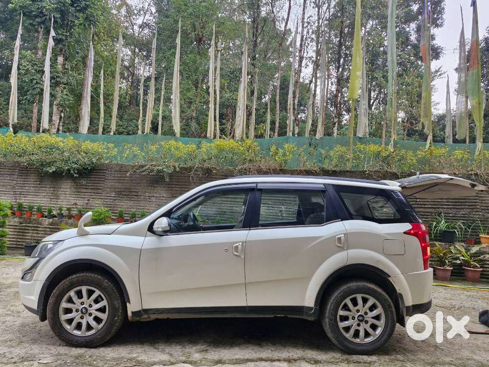 Xuv 500 W10 Well Maintained, Urgent Sell