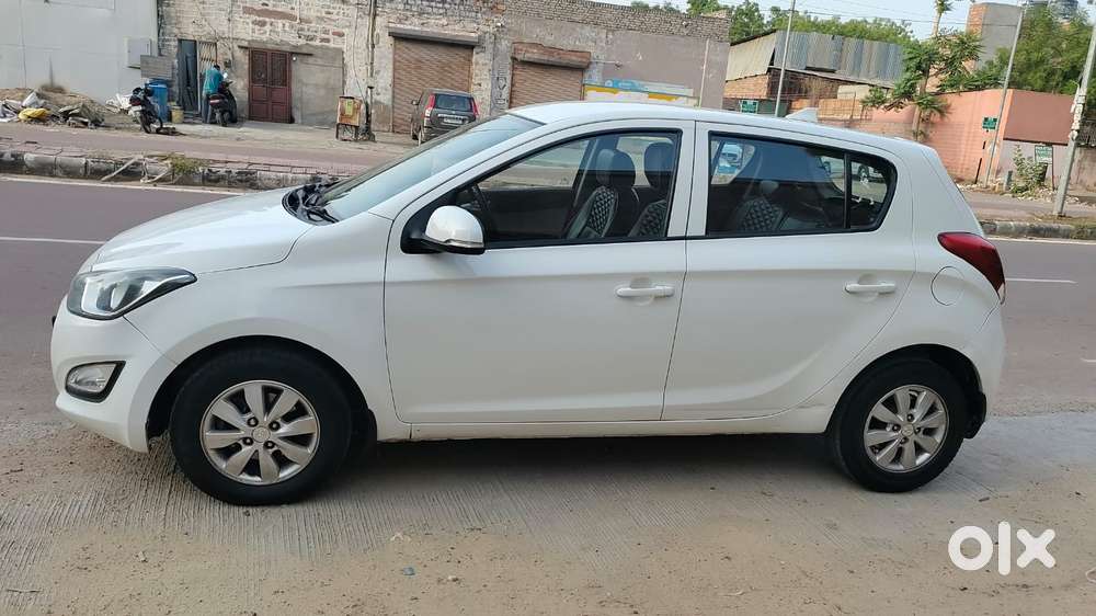 Hyundai I20 Sportz 1.4 Crdi 6 Speed Bs-iv, 2013, Diesel