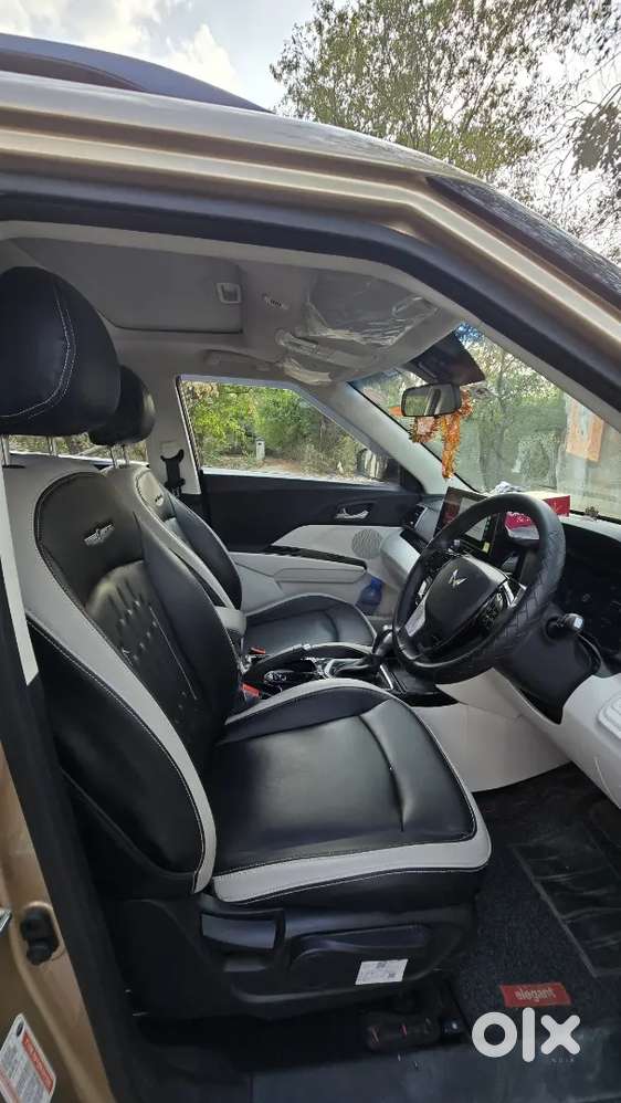 Mahindra Xuv 3xo 2025 Petrol 6200 Km Driven