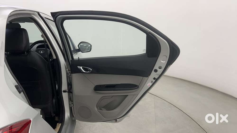 Tata Tiago Xza, 2018, Petrol