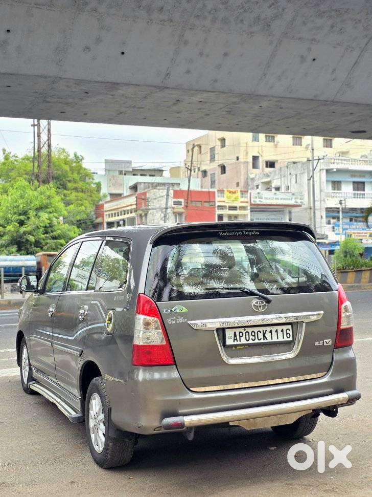 Toyota Innova 2.5 Vx 7 Seater Bs Iv, 2012, Diesel
