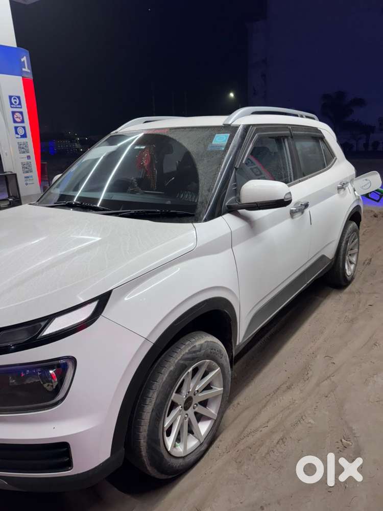 Hyundai Venue Petrol 2024