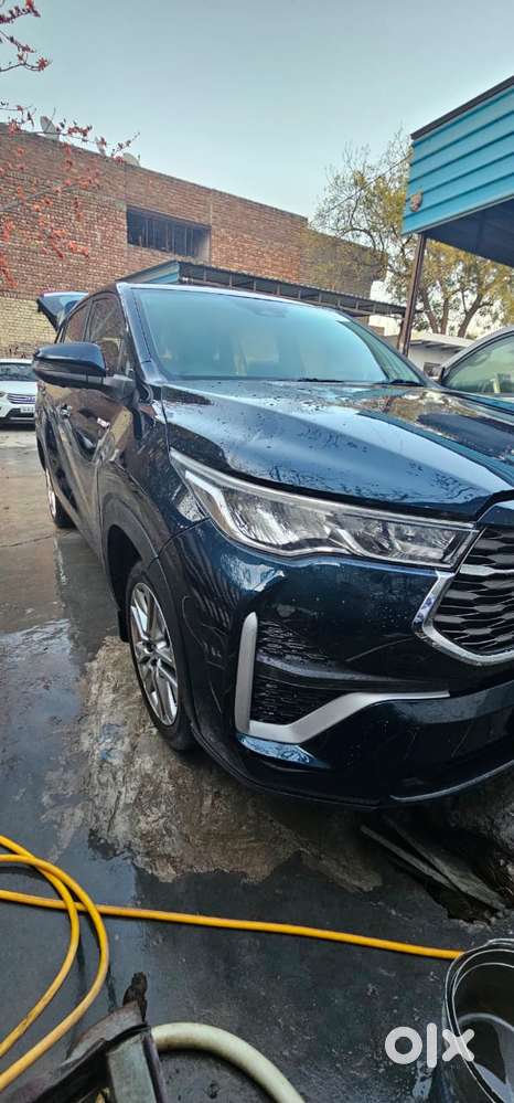 Toyota Innova Hycross 2.0 Zx Hybrid 7 Str, 2023, Cng & Hybrids