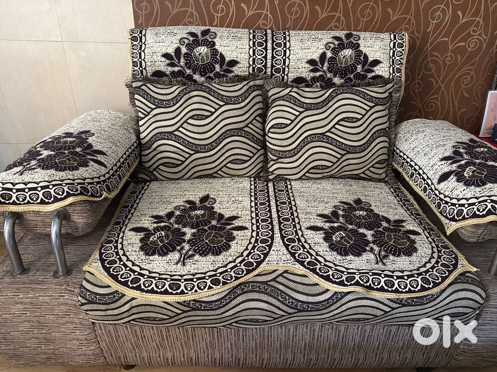 7 seater sofa with table
