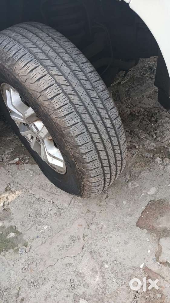 Mahindra Tuv 300 T8, 2016, Diesel