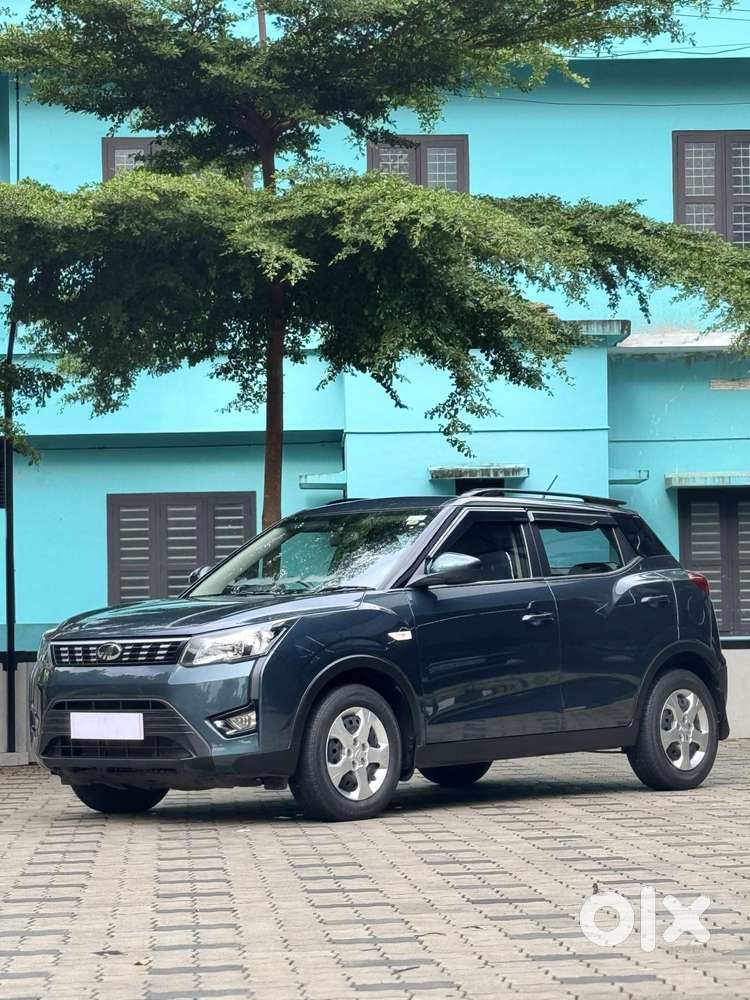 Mahindra Xuv300 1.2 W6 Amt Petrol, 2021, Petrol