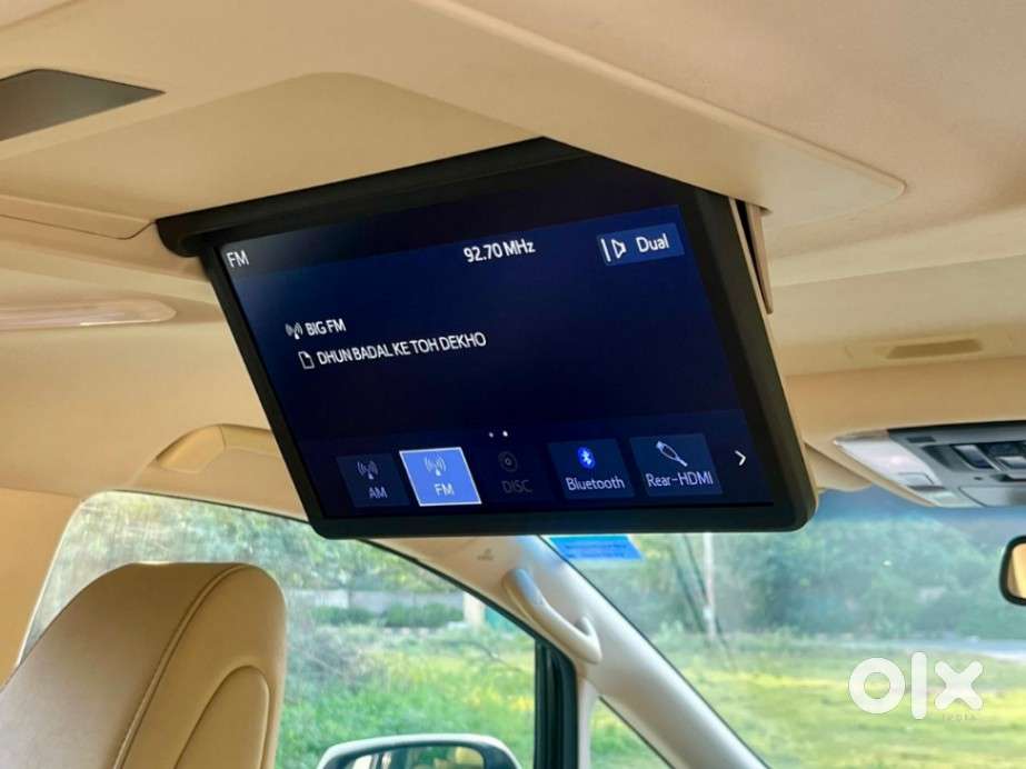 Toyota Vellfire 2.5 Executive Lounge, 2022, Petrol