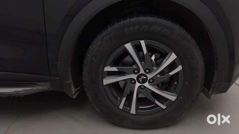 Mahindra Xuv700 2.2 Ax 5 Diesel At 7 Str, 2024, Diesel