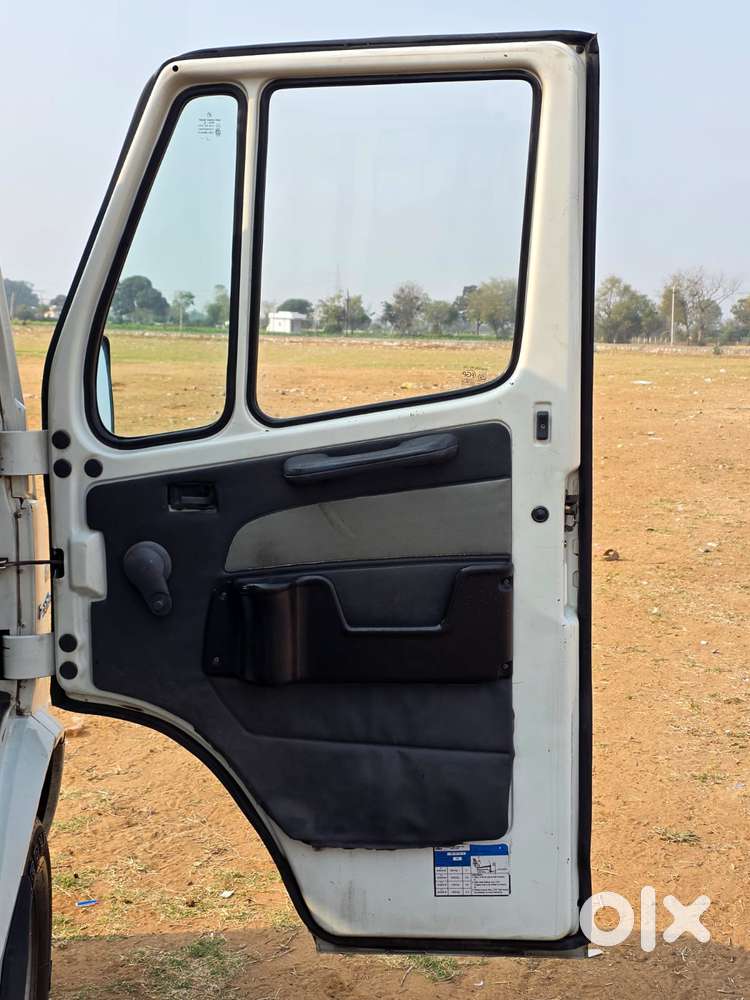 Force Motors Trax Cruiser 12 Str, 2017, Diesel