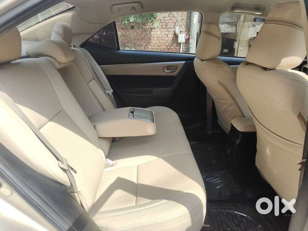 Toyota Corolla Altis G At, 2015, Petrol